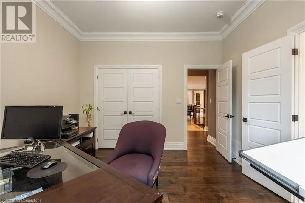 979 GARDEN Lane