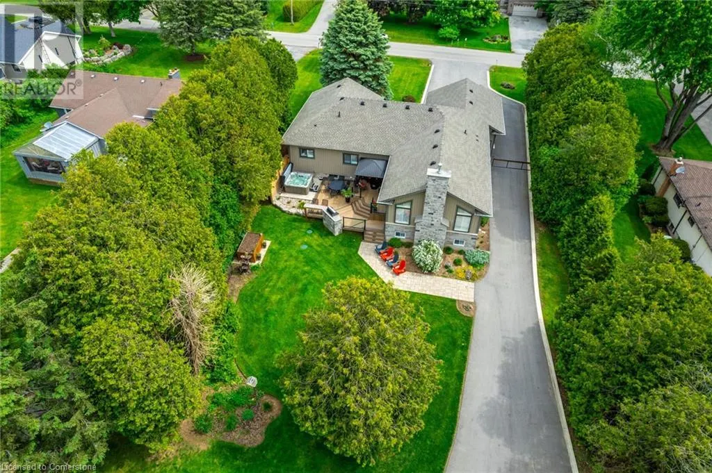 979 GARDEN Lane