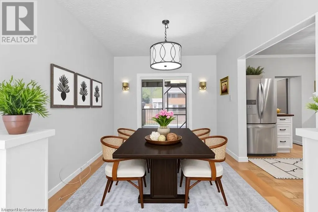 6 HERLAN Avenue