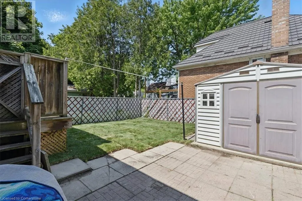 6 HERLAN Avenue