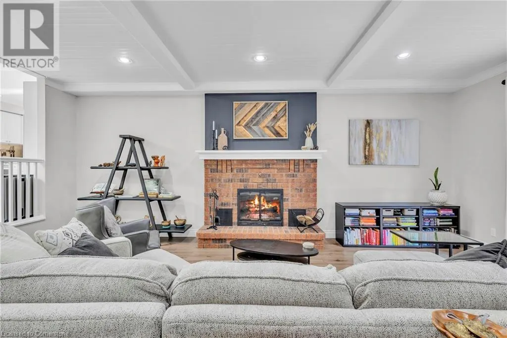 34 DAIMLER Drive