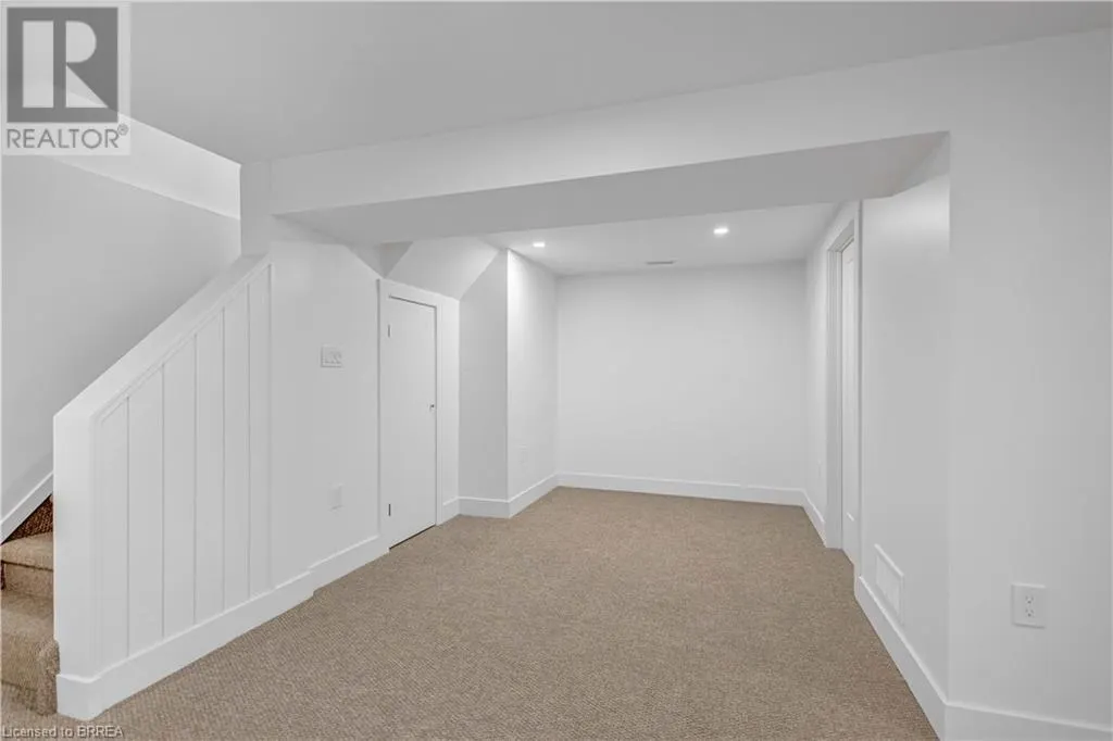 34 OAKHILL Drive Unit# 20B, #20B