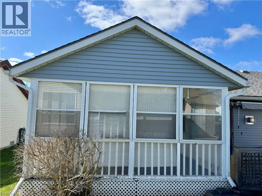 3 ROLLING BROOK Lane