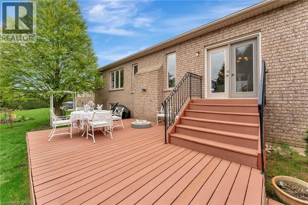 32 COBBLESTONE Drive