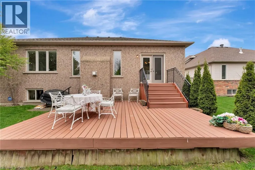 32 COBBLESTONE Drive