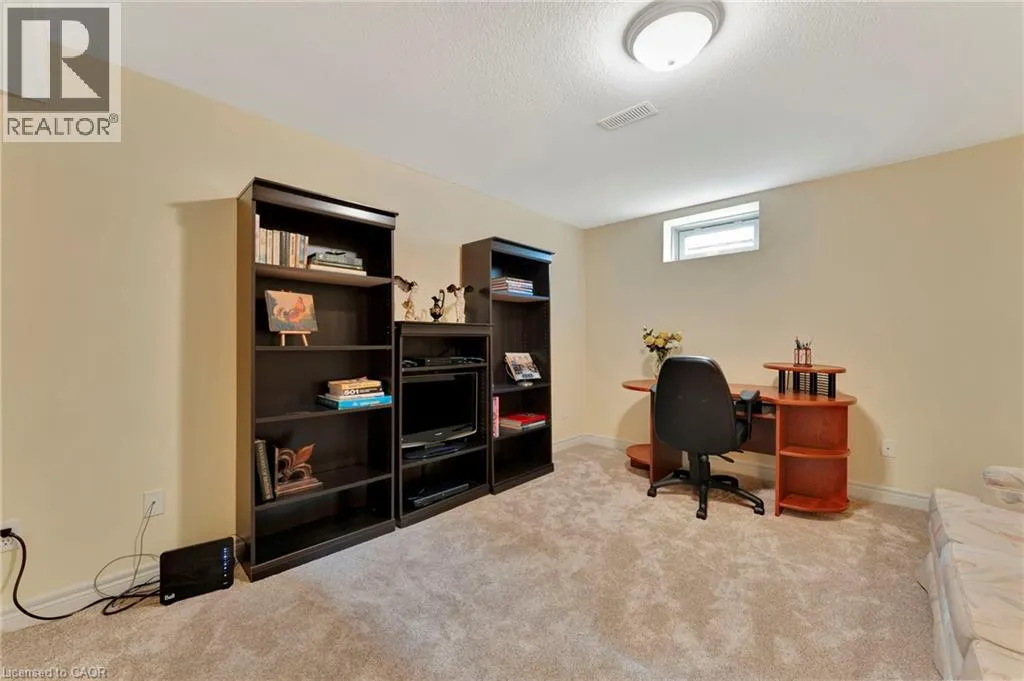 32 COBBLESTONE Drive