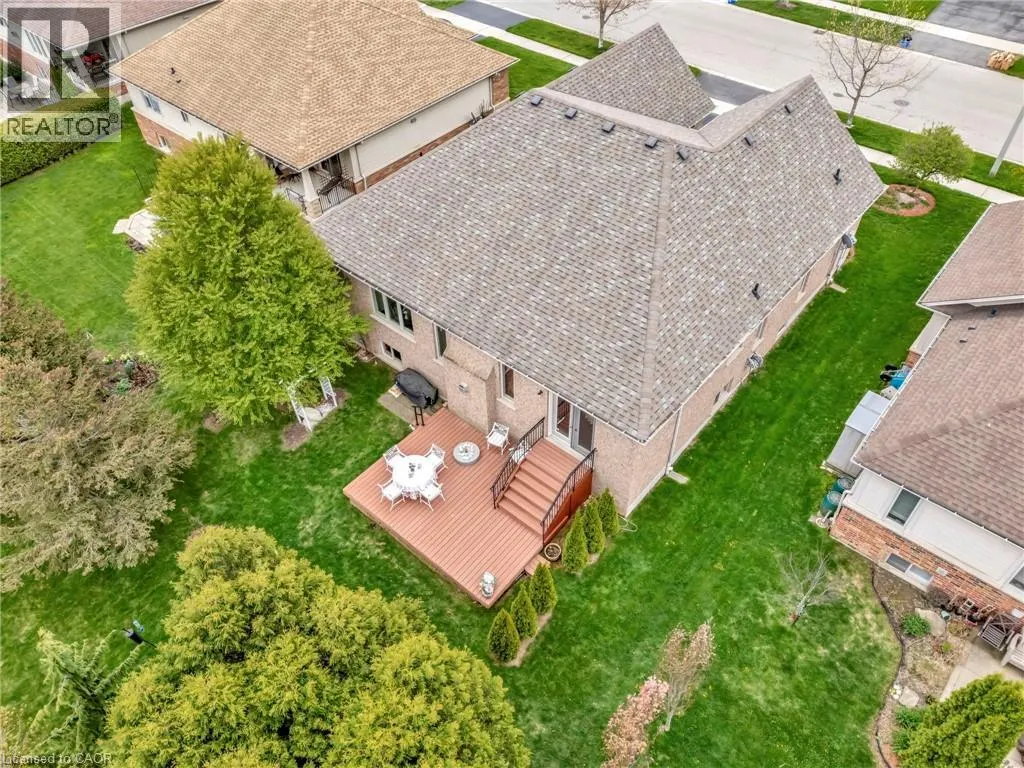 32 COBBLESTONE Drive
