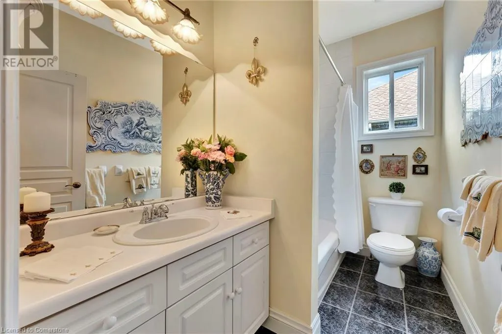 32 COBBLESTONE Drive