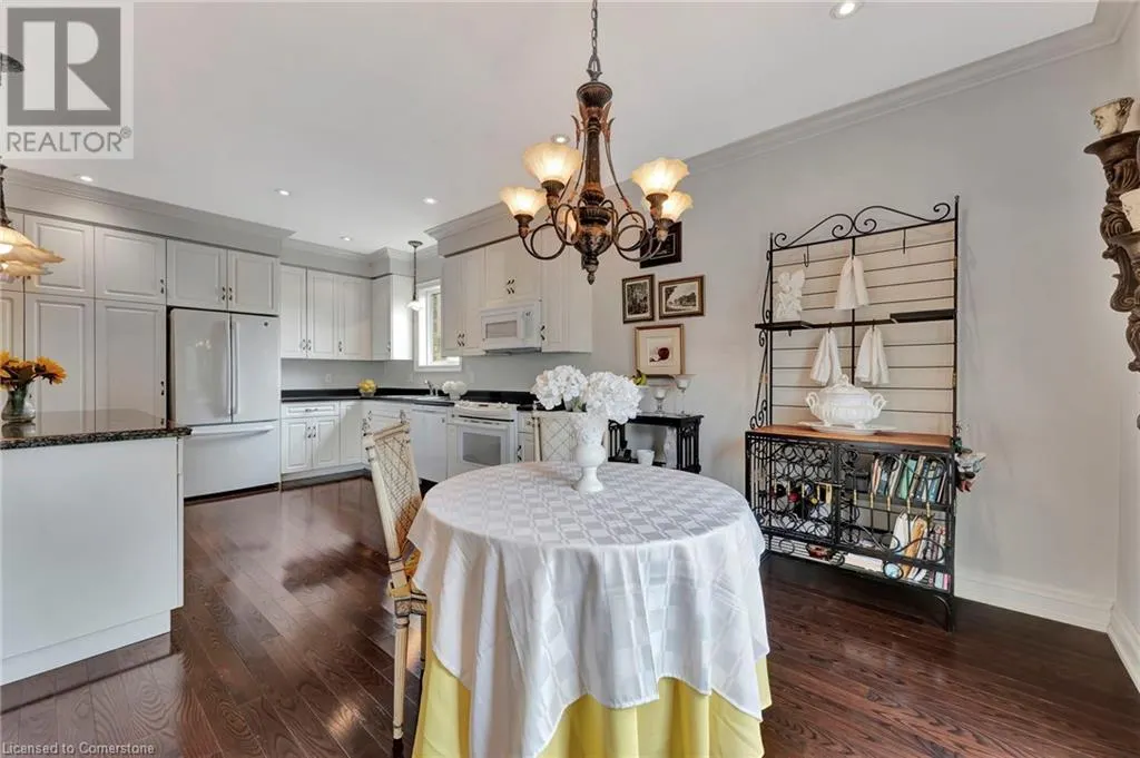 32 COBBLESTONE Drive