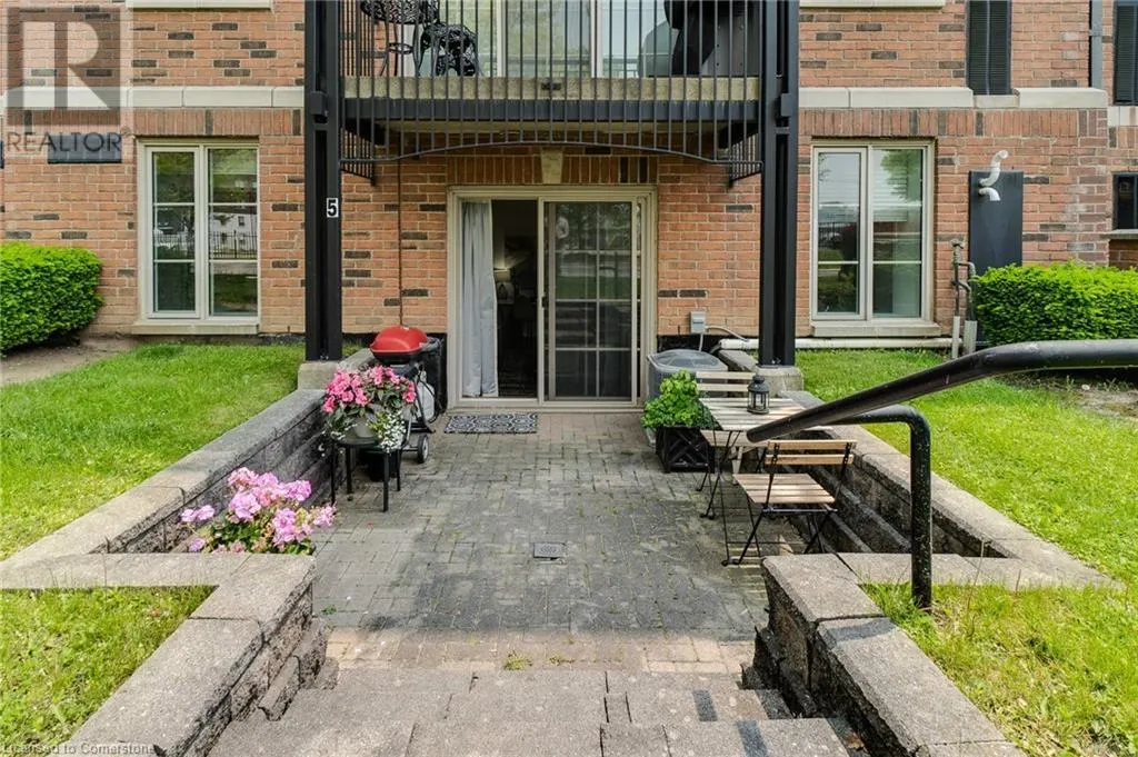 262 DUNDAS Street E Unit# 105, #105