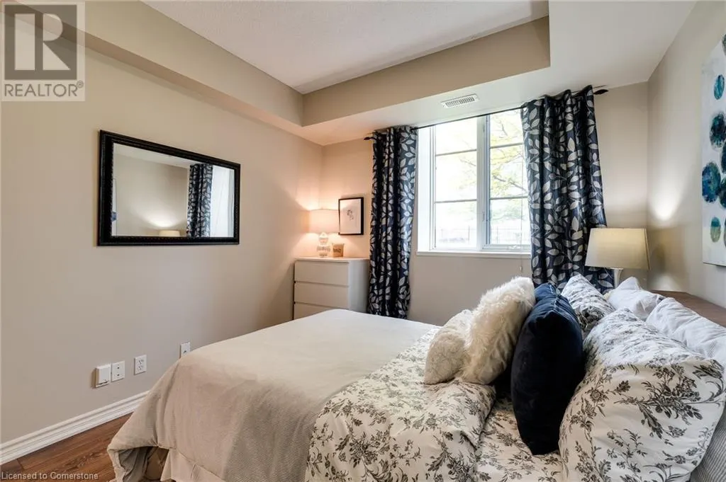 262 DUNDAS Street E Unit# 105, #105