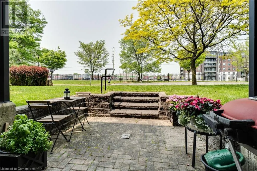 262 DUNDAS Street E Unit# 105, #105