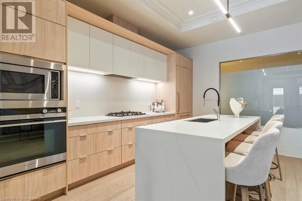 123 MAURICE Drive Unit# 105, #105
