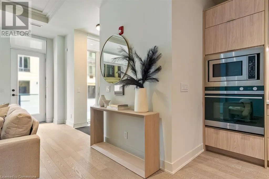 123 MAURICE Drive Unit# 105, #105