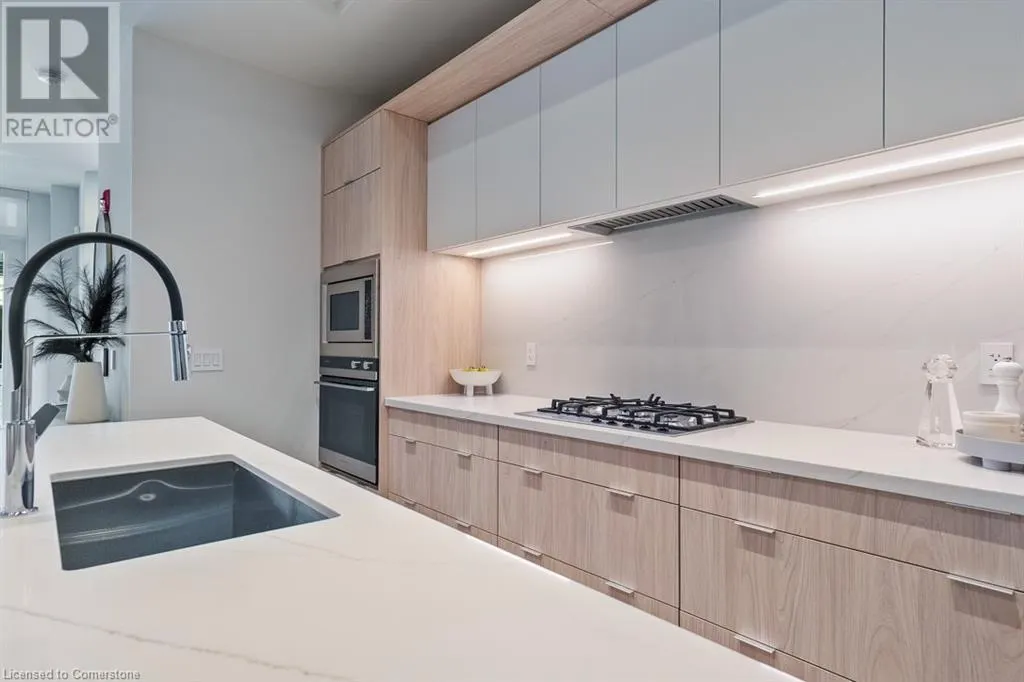123 MAURICE Drive Unit# 105, #105