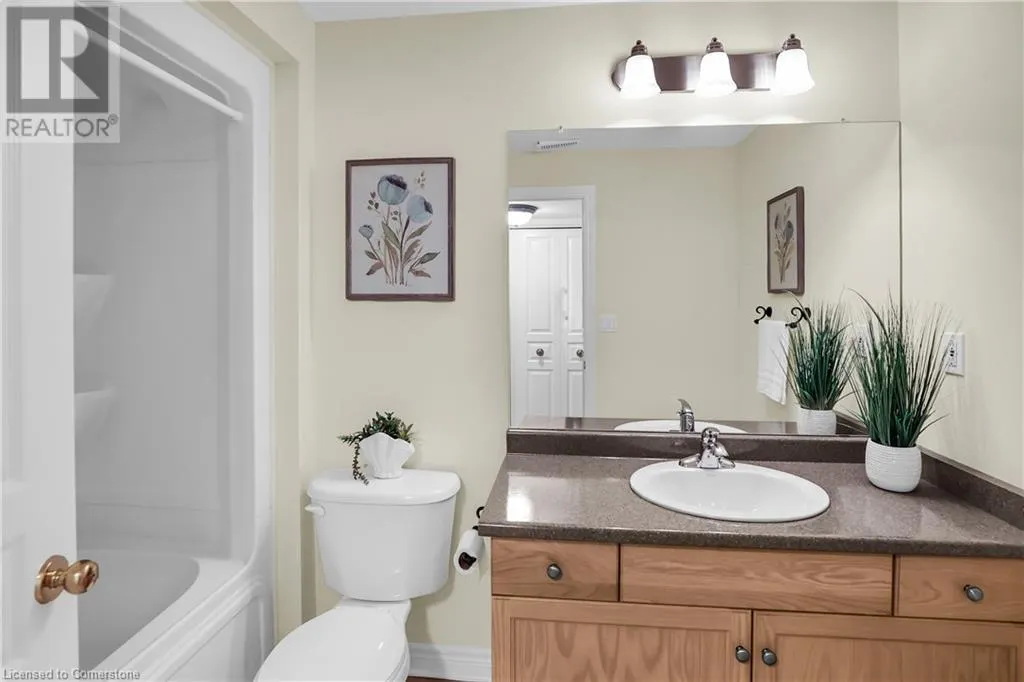 8 MUSCAT Drive Unit# 4, #4