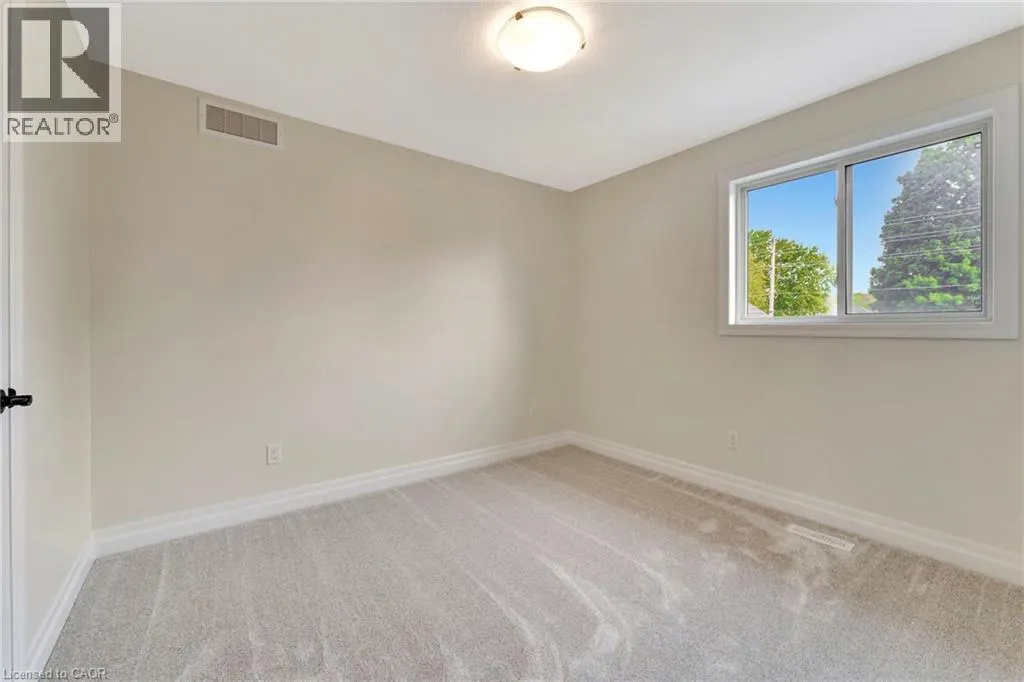 4 LIVINGSTON Drive
