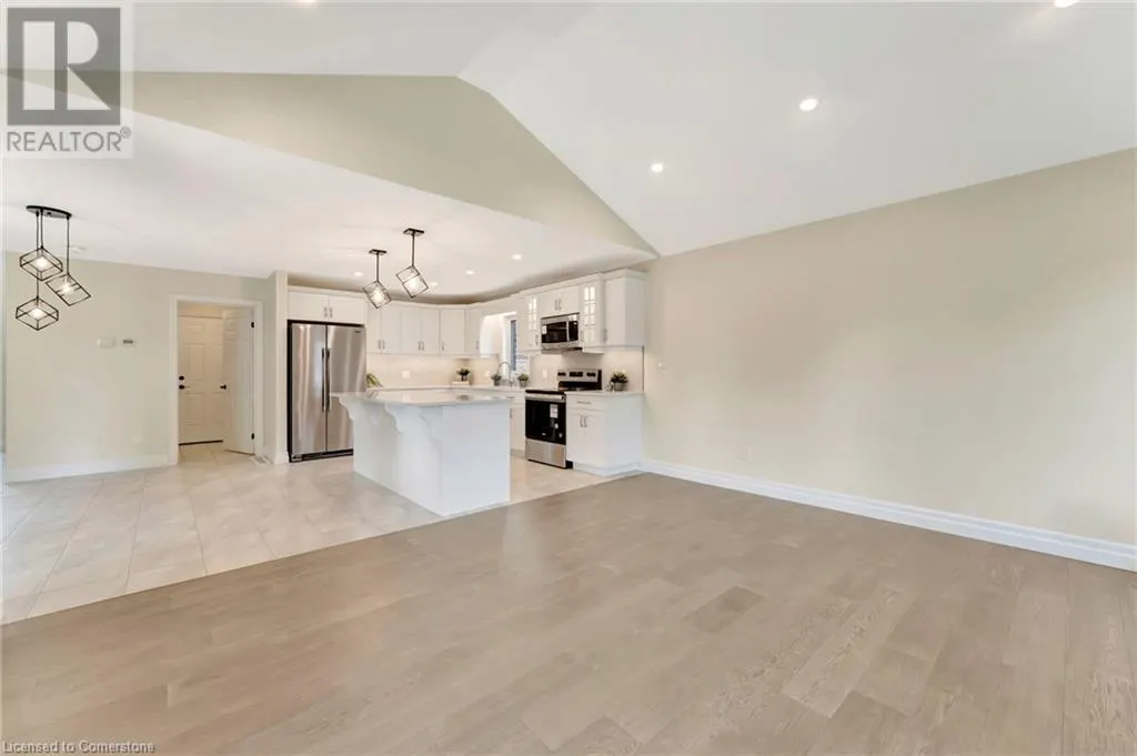 4 LIVINGSTON Drive