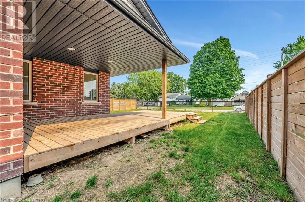 4 LIVINGSTON Drive