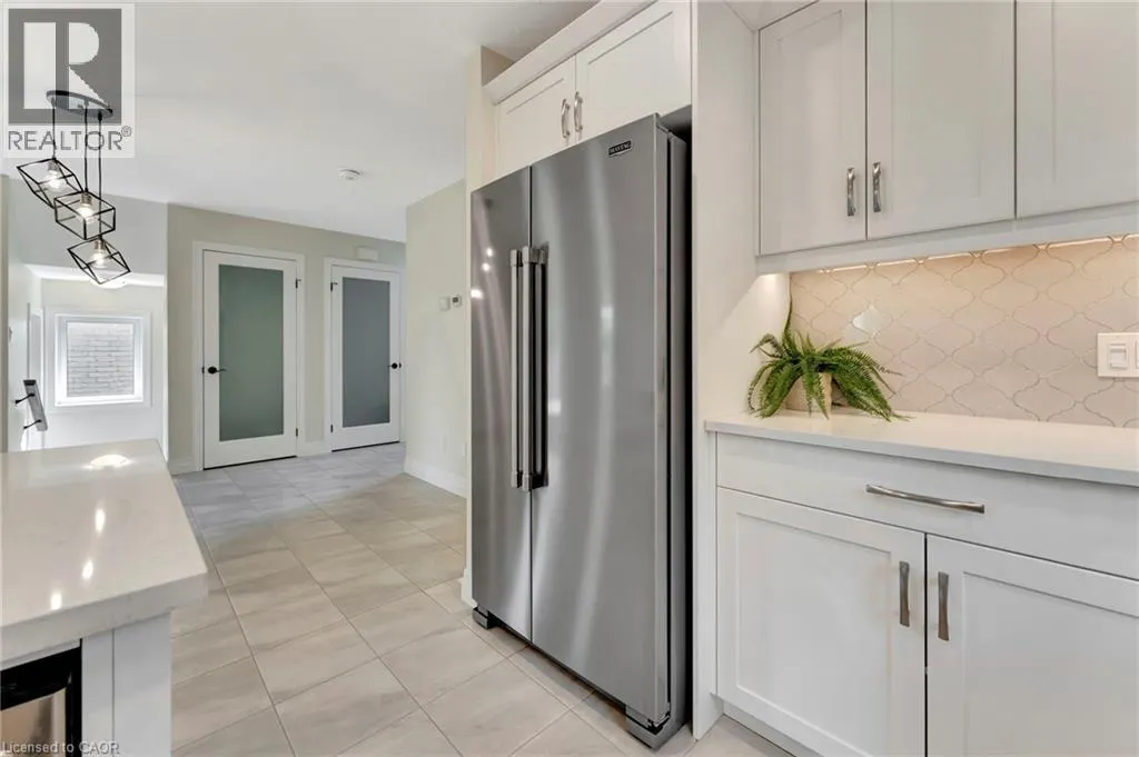 4 LIVINGSTON Drive