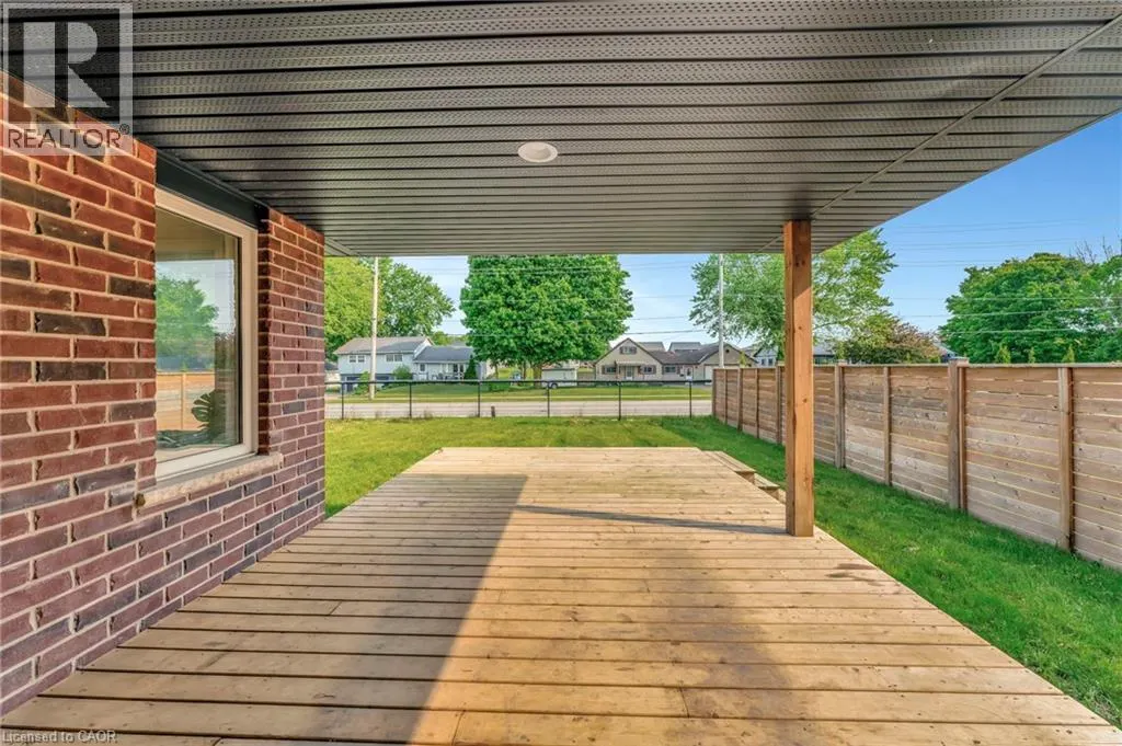4 LIVINGSTON Drive