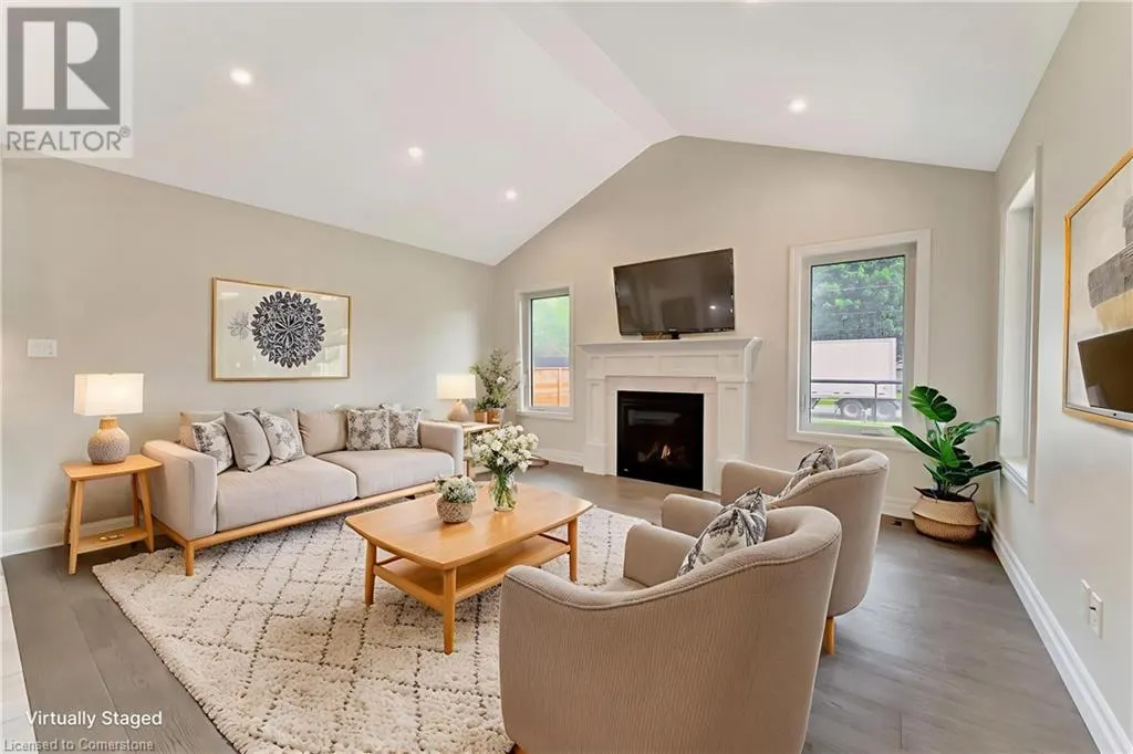 4 LIVINGSTON Drive