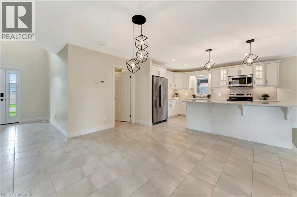 4 LIVINGSTON Drive