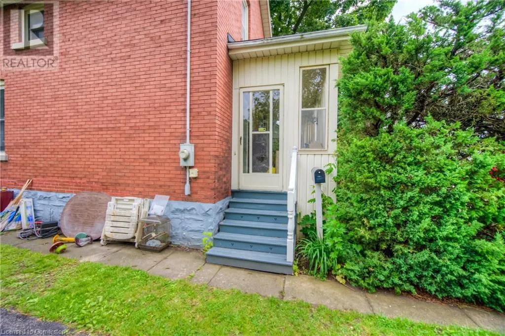 106 SELKIRK Street