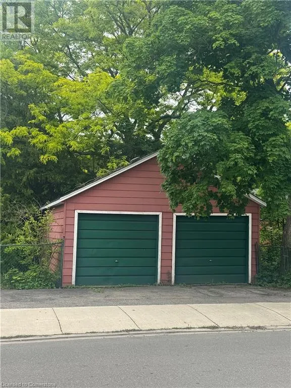 106 SELKIRK Street