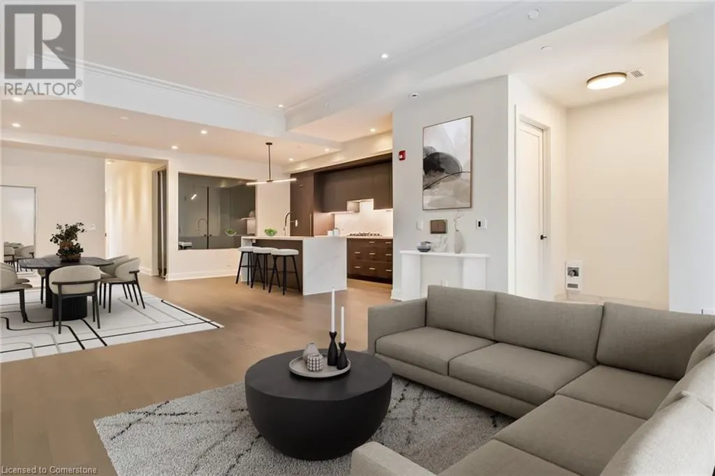 123 MAURICE Drive Unit# 104, #104