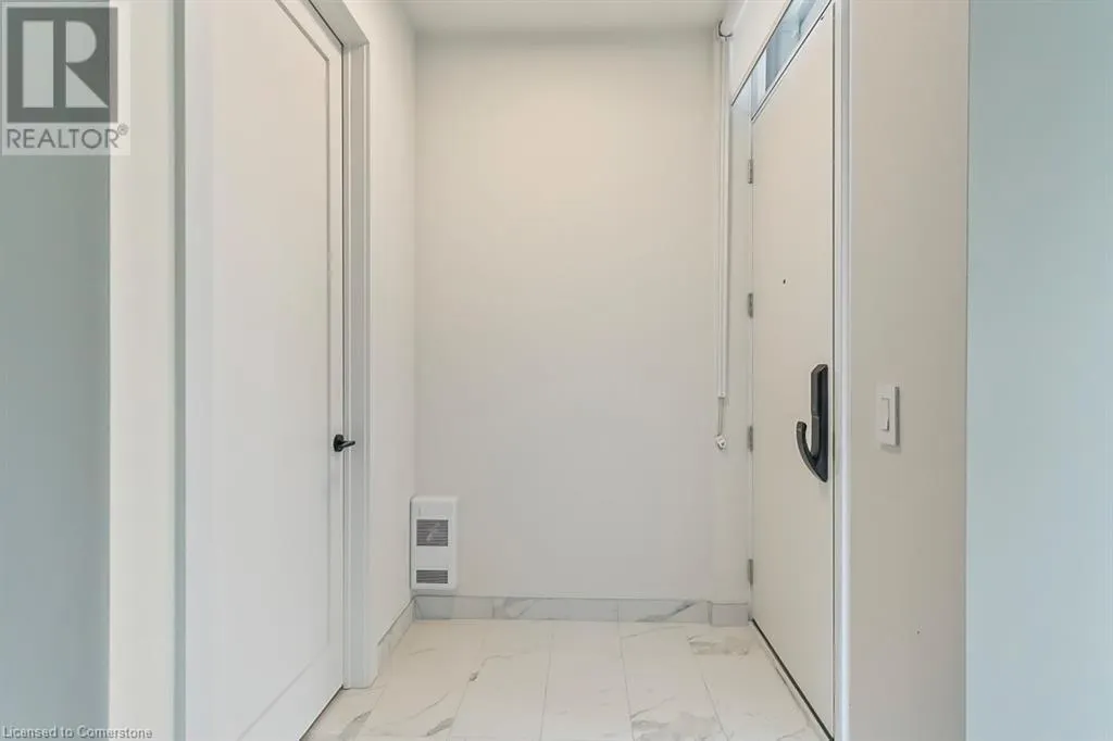 123 MAURICE Drive Unit# 104, #104