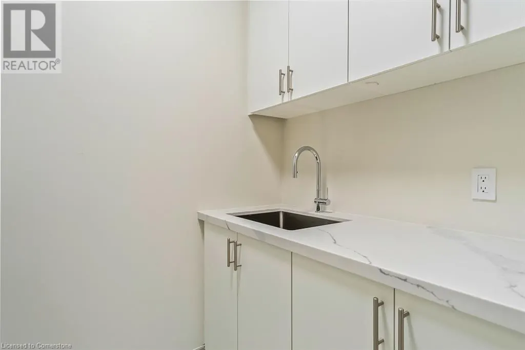 123 MAURICE Drive Unit# 201, #201