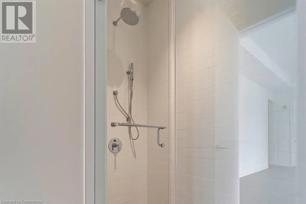 123 MAURICE Drive Unit# 201, #201