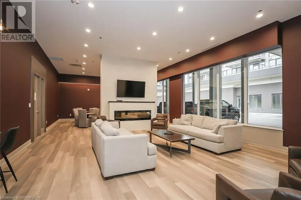560 NORTH SERVICE Road Unit# 304, #304
