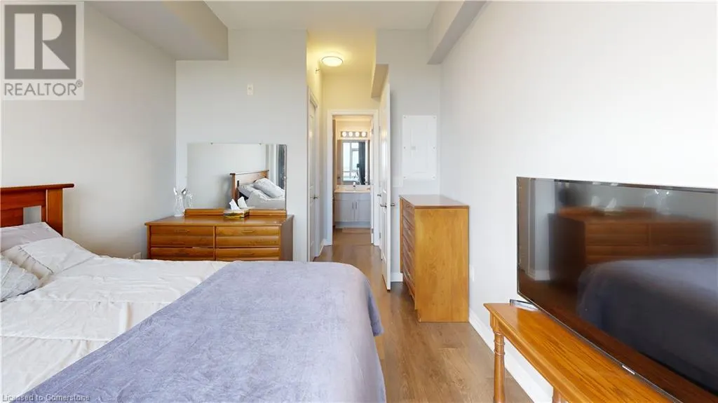 560 NORTH SERVICE Road Unit# 304, #304