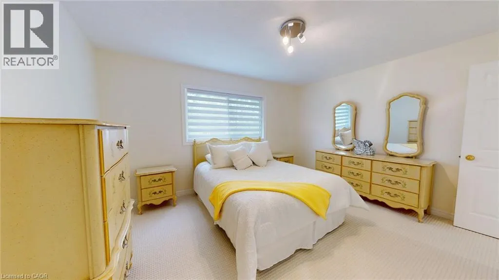 87 SCHRODER Crescent