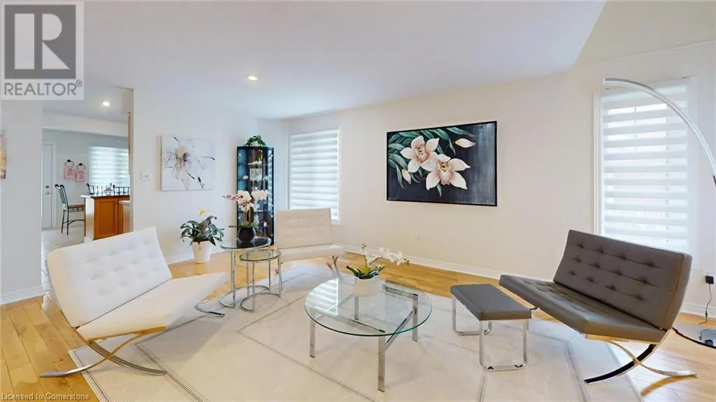 87 SCHRODER Crescent