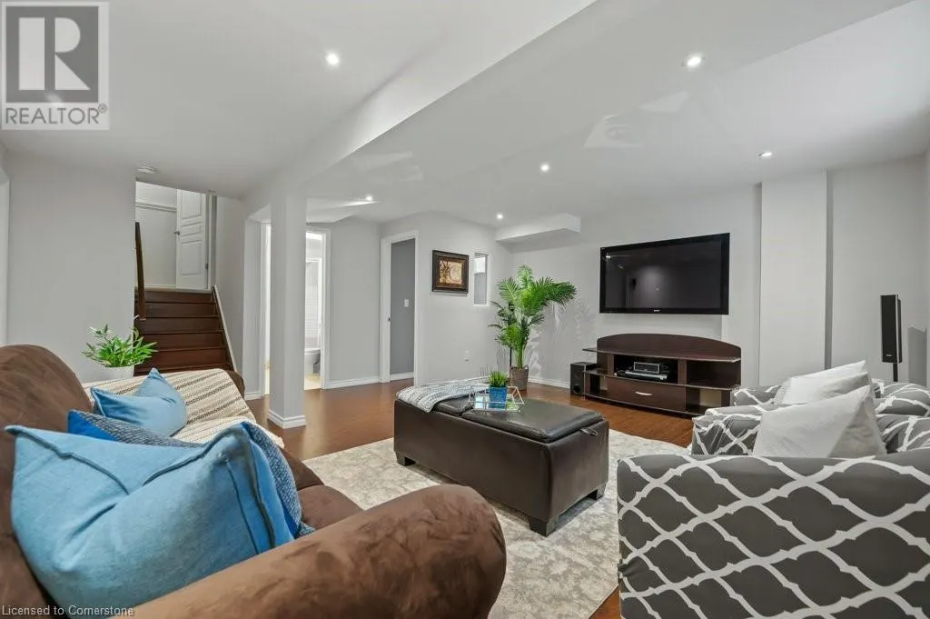 36 RAY Crescent