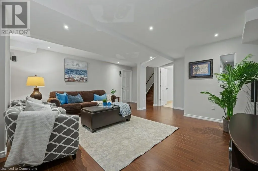 36 RAY Crescent