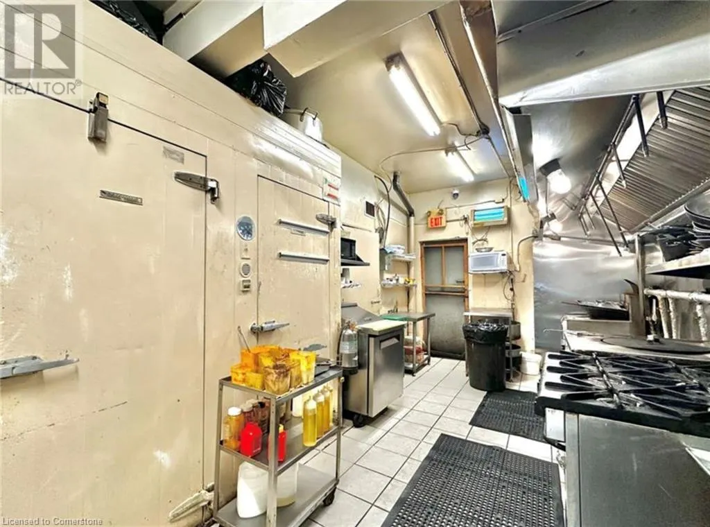 527 UPPER SHERMAN Avenue