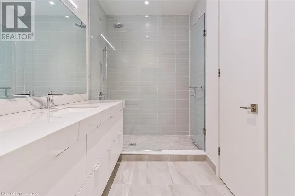 123 MAURICE Drive Unit# 304, #304