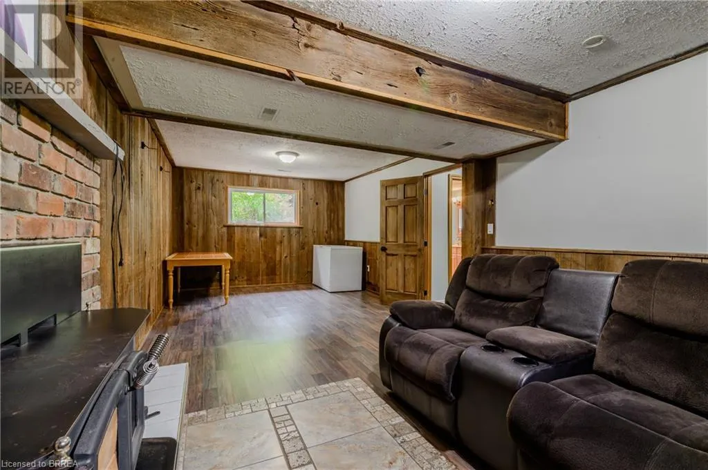 936 WINDHAM 11 Road