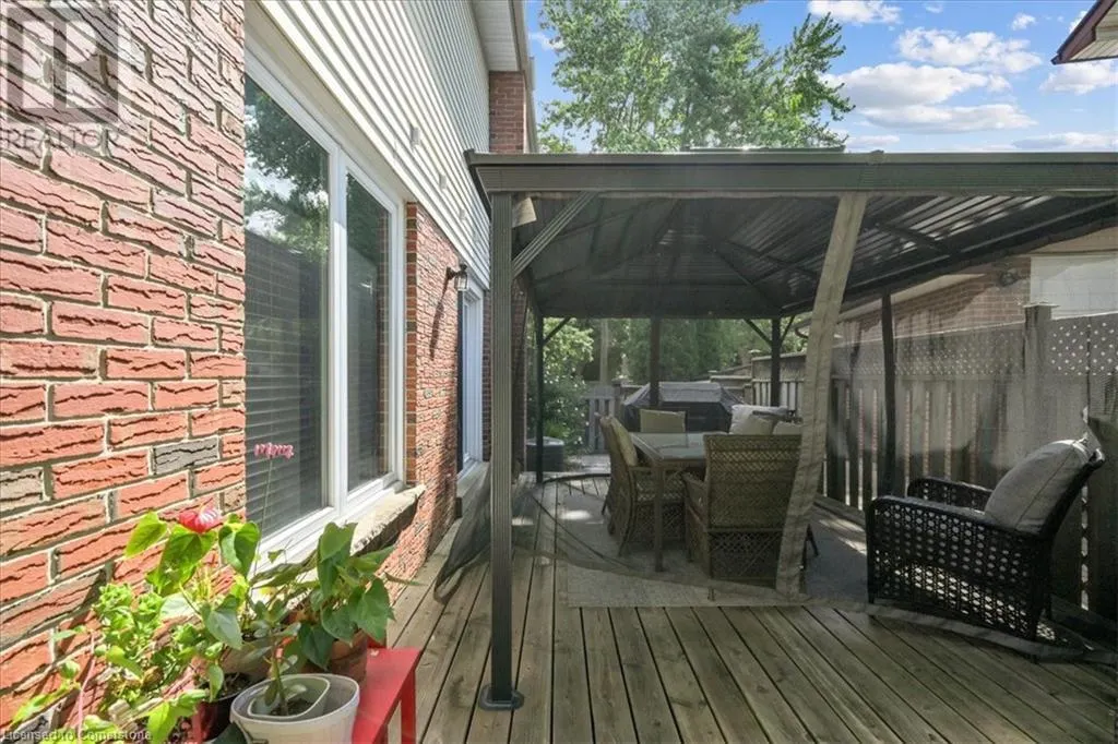 1580 WOODEDEN Drive