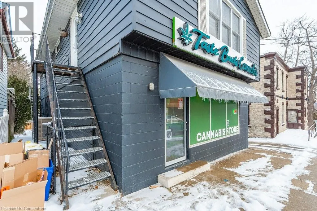 126 MAIN Street S