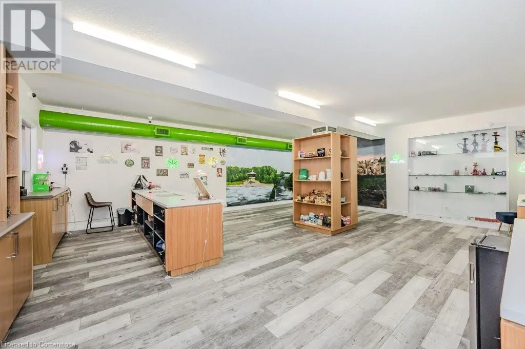 126 MAIN Street S