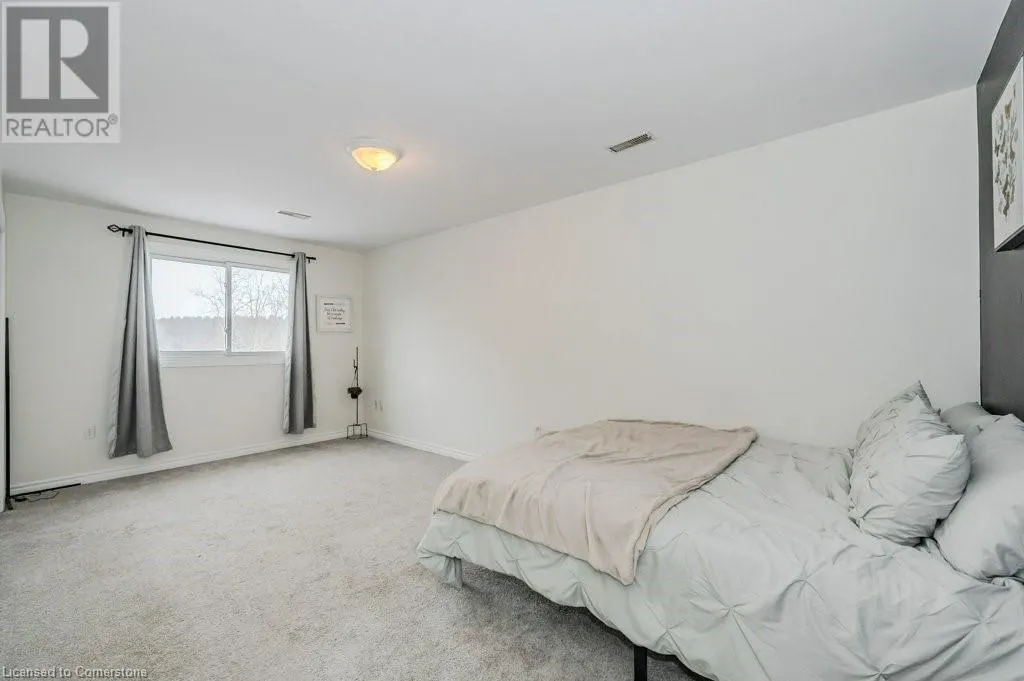 126 MAIN Street S