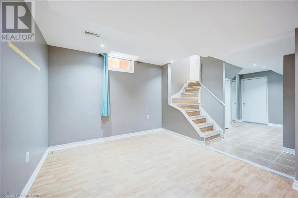 27 PUTNAM Drive