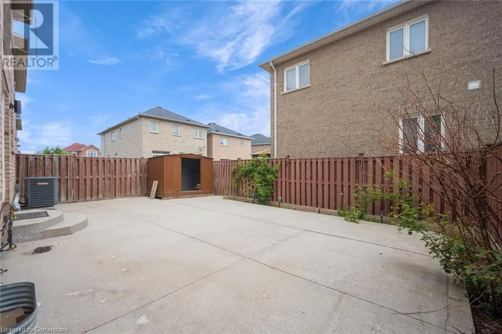 27 PUTNAM Drive