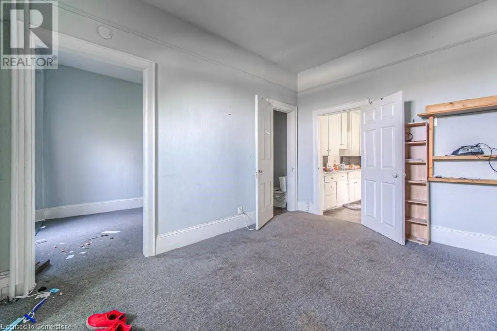 245 AINSLIE Street S