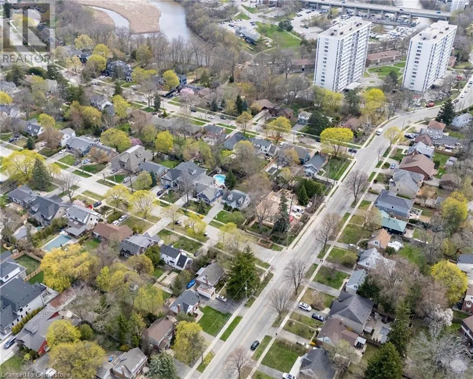 10 HIGHLAND Road
